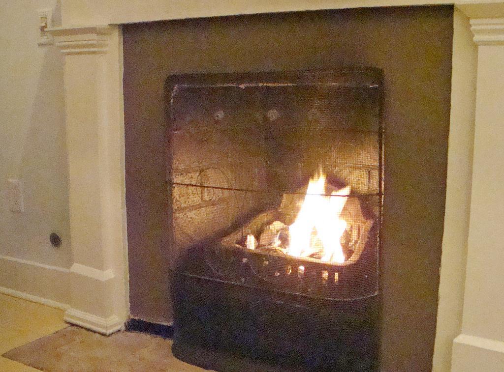 סוואנה Jingle Bells Square Cottage-Historic District-Bright- Fireplace מראה חיצוני תמונה